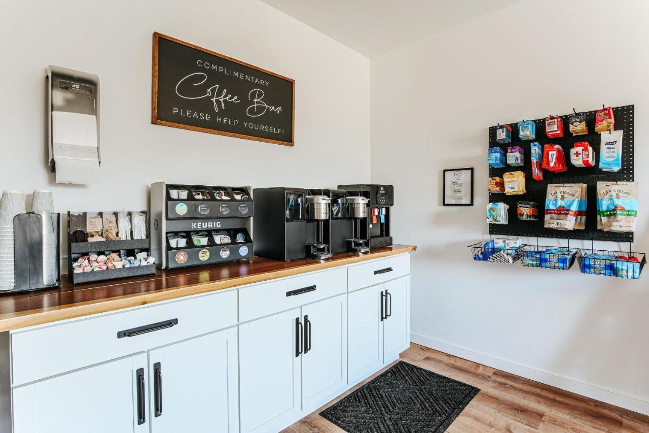 Grey Pine Lodge Уейнсборо Стая снимка
