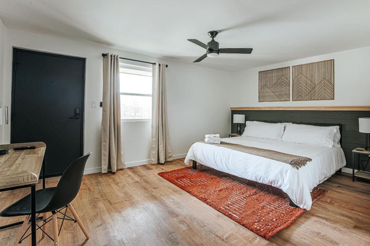 Grey Pine Lodge Уейнсборо Стая снимка