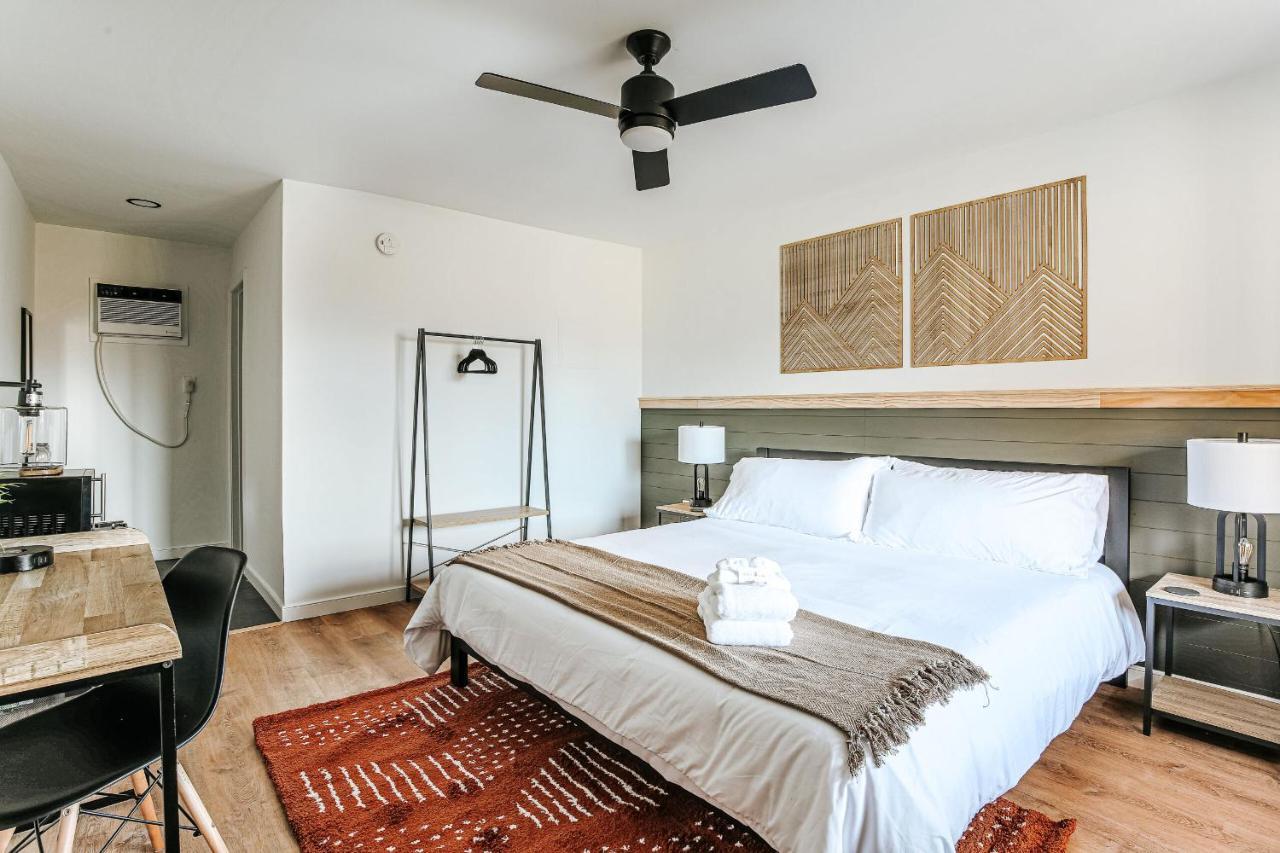 Grey Pine Lodge Уейнсборо Стая снимка