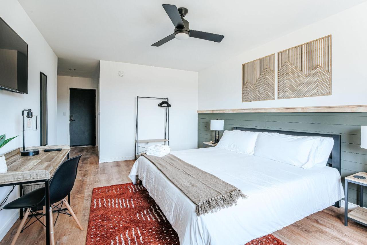 Grey Pine Lodge Уейнсборо Стая снимка